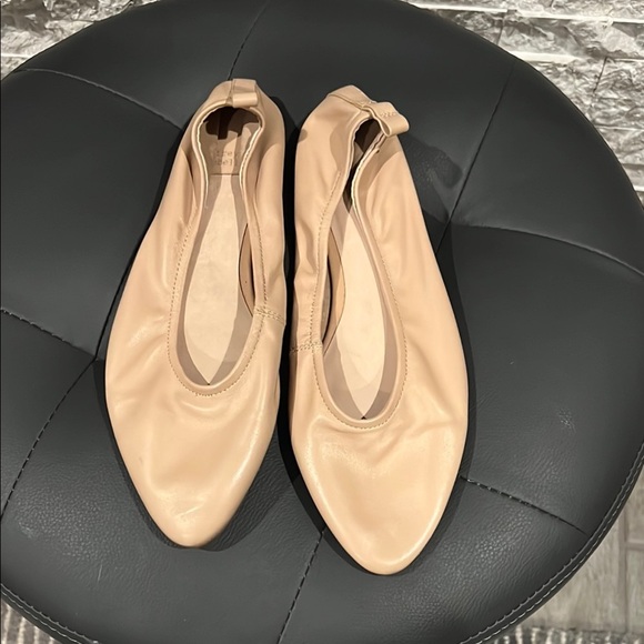 NWOT Jeffrey Campbell Nude Women's Flats size 7 1/2 - Picture 1 of 6